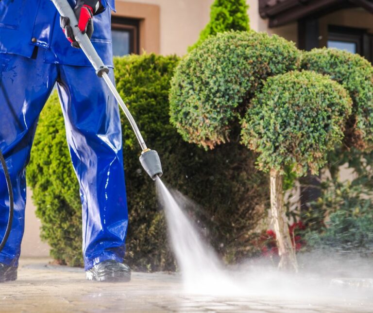 Residential Driveway Cleaning By Pressure Cleaning Pebblecrete Driveway